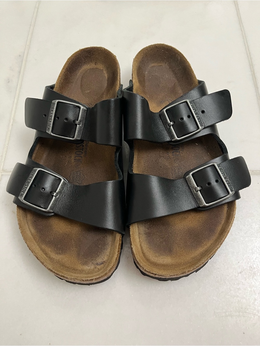 BIRKENSTOCK Arizona Oiled Leather Sandals Size 39
